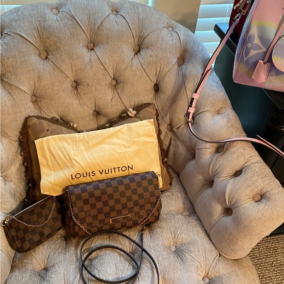 Meet your Posher, Lydia - Picture 3 of 6